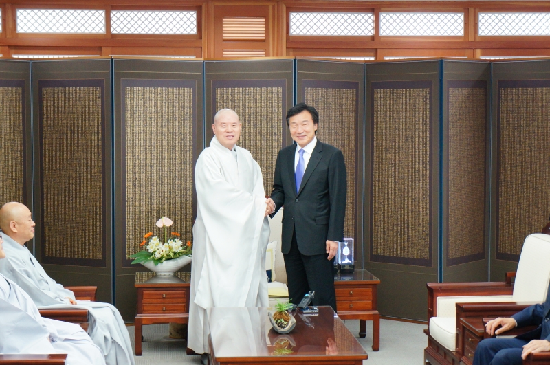 2012.06.28_손학규 예방 (13)